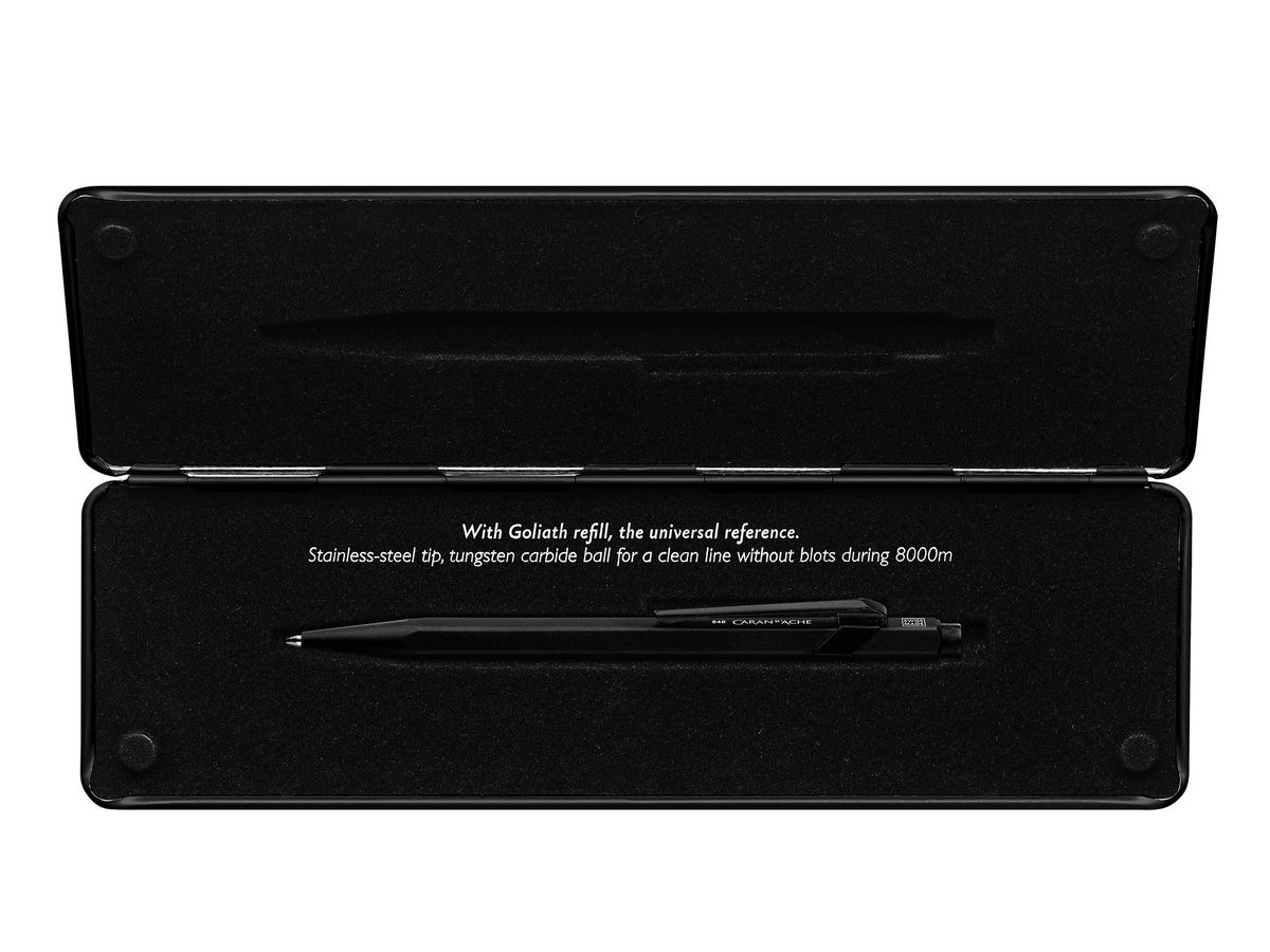 CARAN D'ACHE Penna a sfera 849 Black Code 849.496 nero, con astuccio met. (7630002342612)