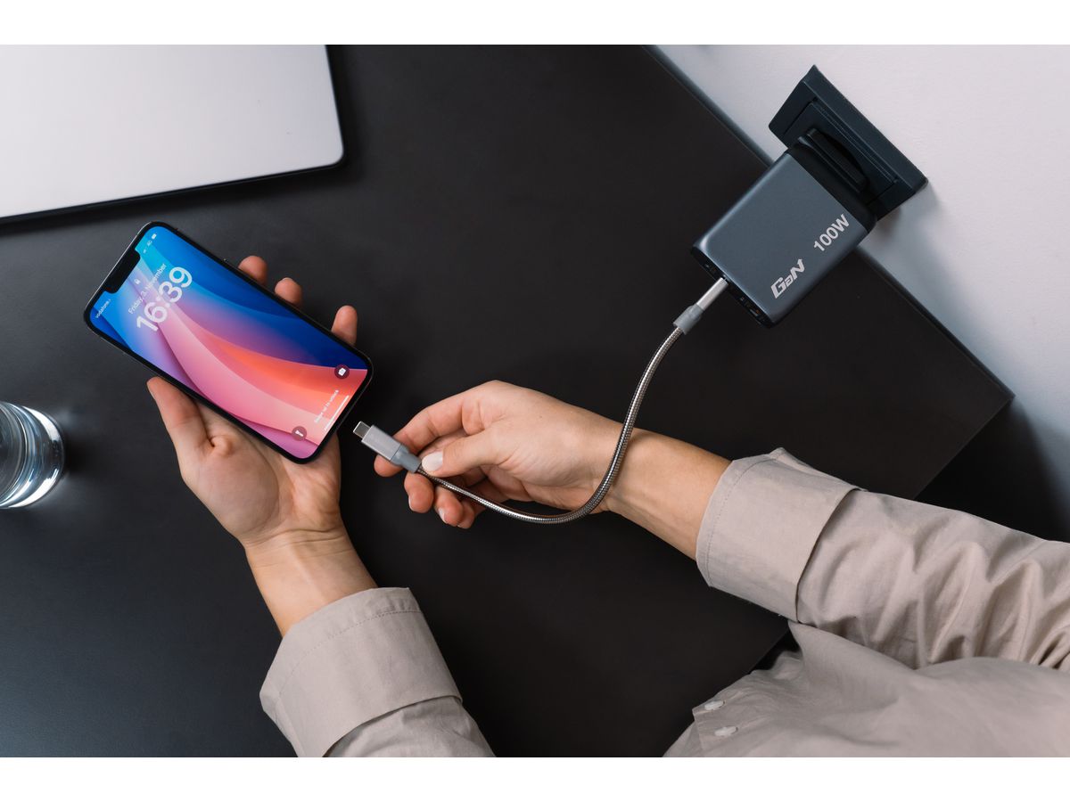 VERBATIM Charger 100W GaN grey 32202 3xUSB-C 1xUSB-A +Adapter UK/US (0023942322023)