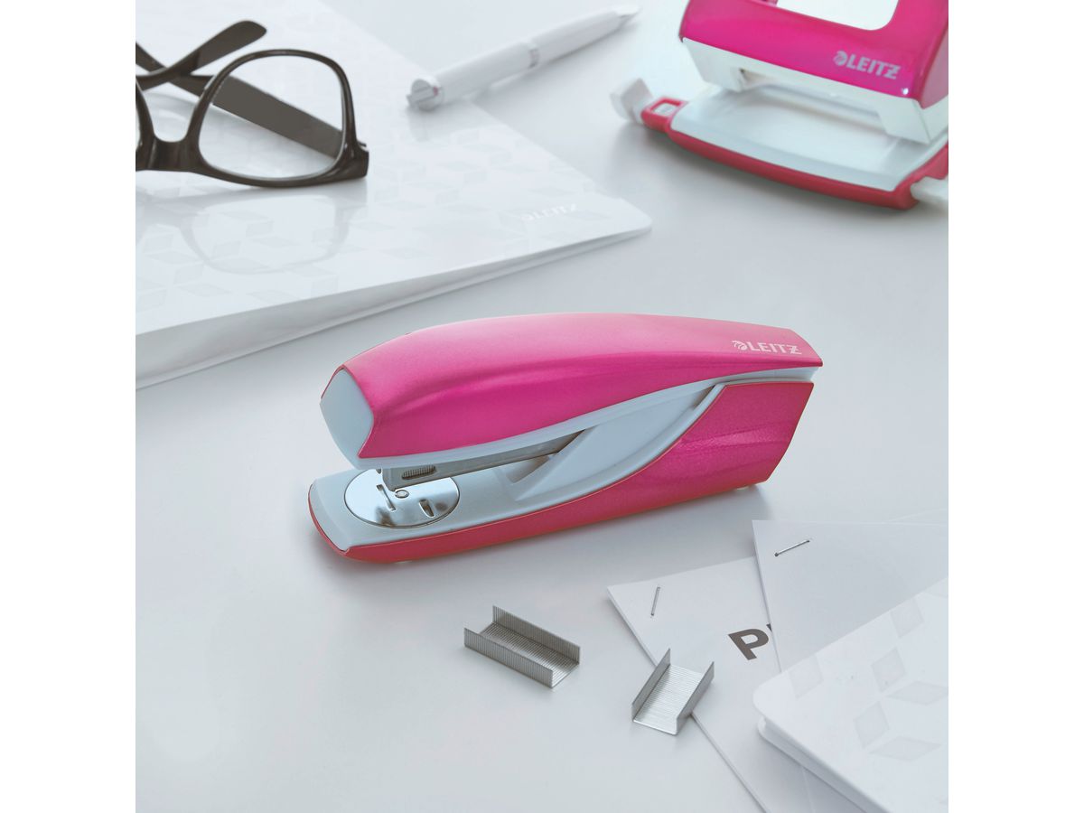 LEITZ Heftgerät NeXXt WOW 5502 55022023 pink 30 Blatt (4002432393114)