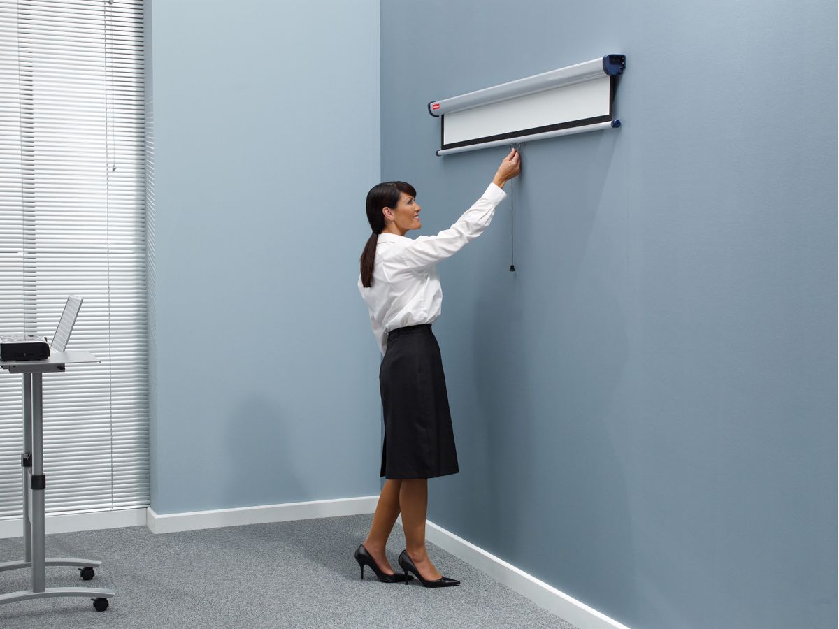 NOBO Professionelle Roll-Leinwand 1902391W 145x108,8cm (5028252425315)