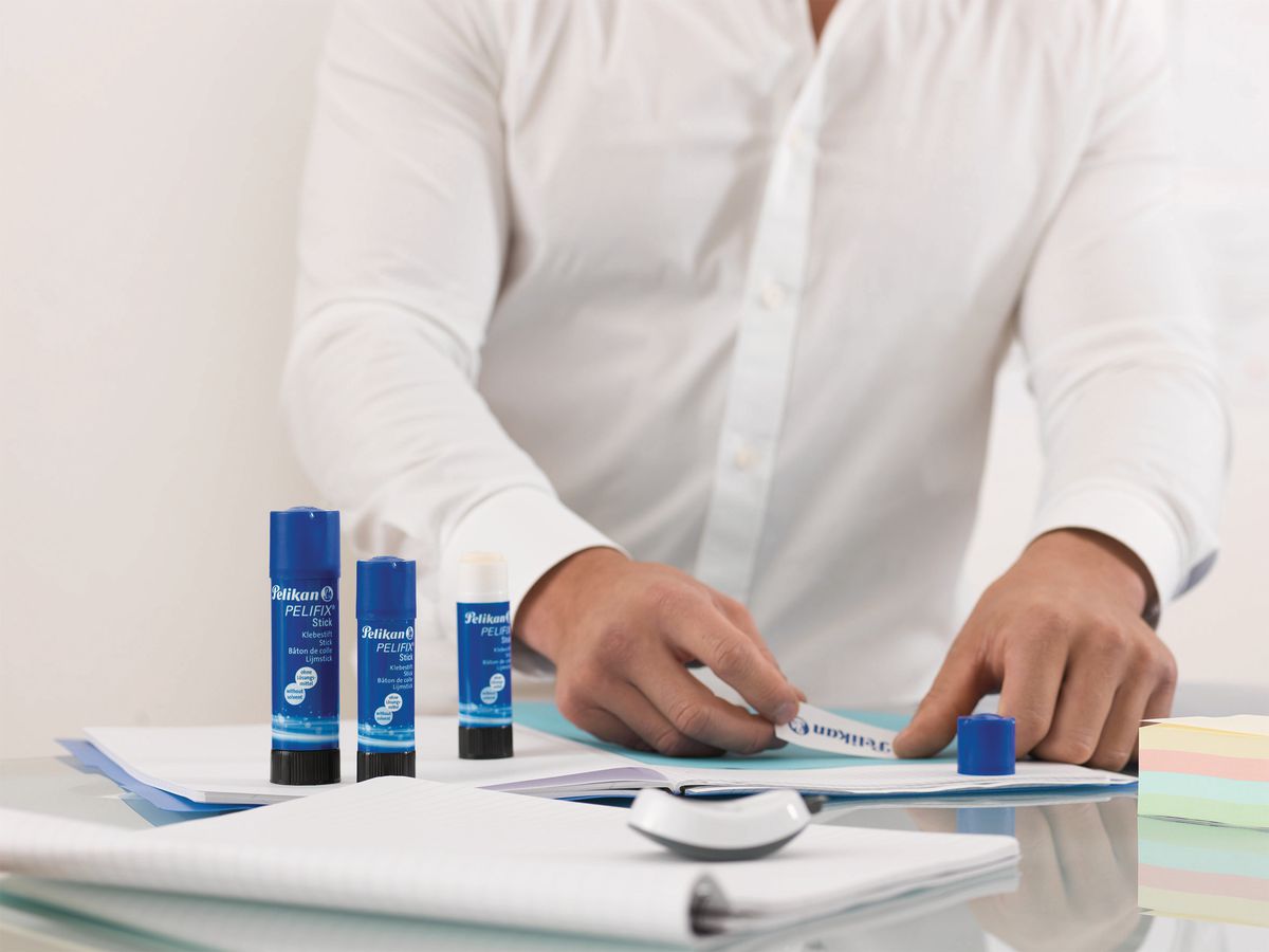 PELIKAN Pelifix Stick 335810 ()