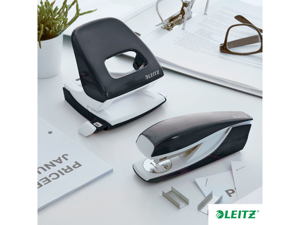 LEITZ Locher/Hefter WOW 5095 5095-10-95 schwarz, Bundle 30 Blatt (4002432121595)