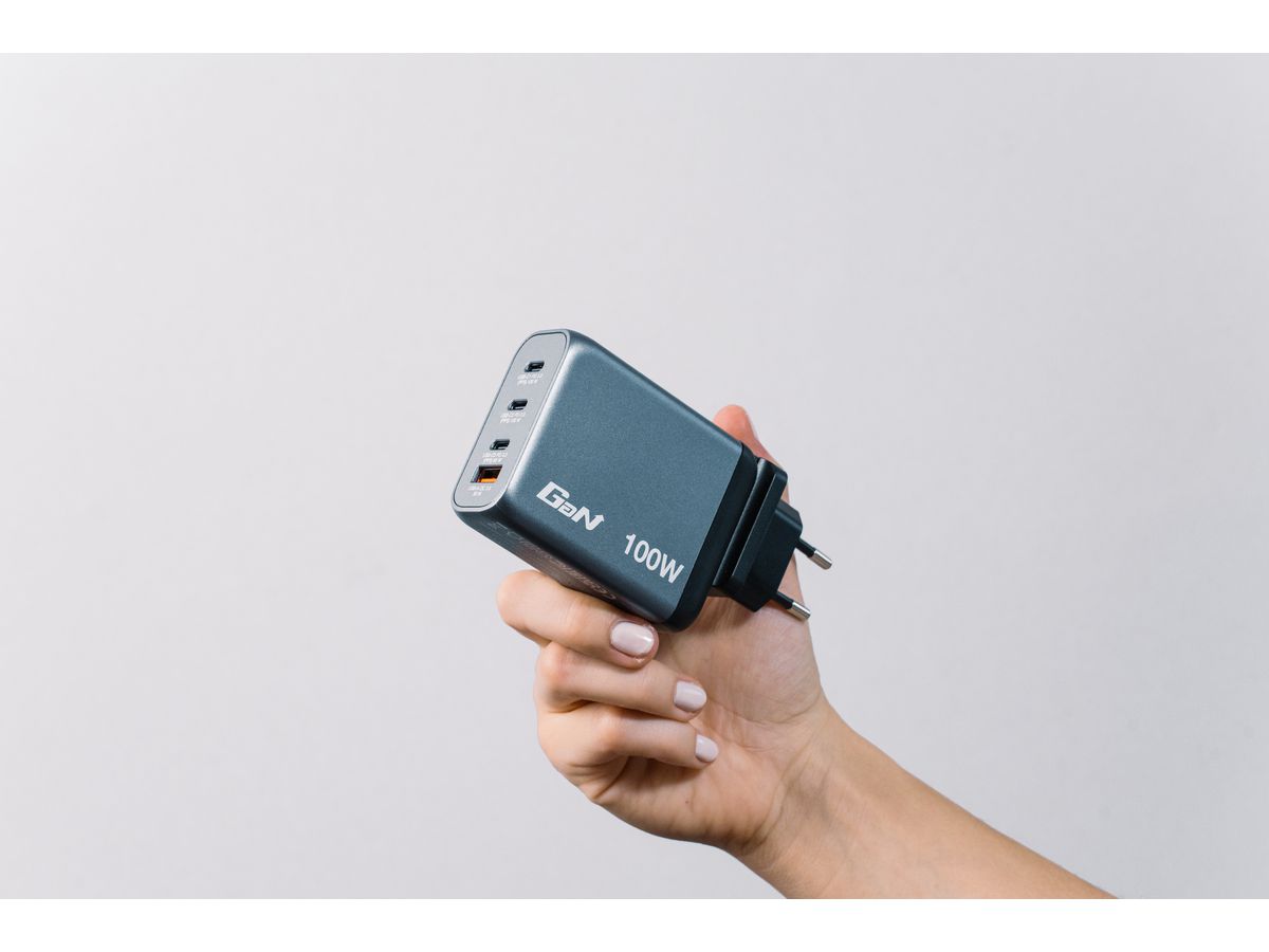 VERBATIM Charger 100W GaN grey 32202 3xUSB-C 1xUSB-A +Adapter UK/US (0023942322023)