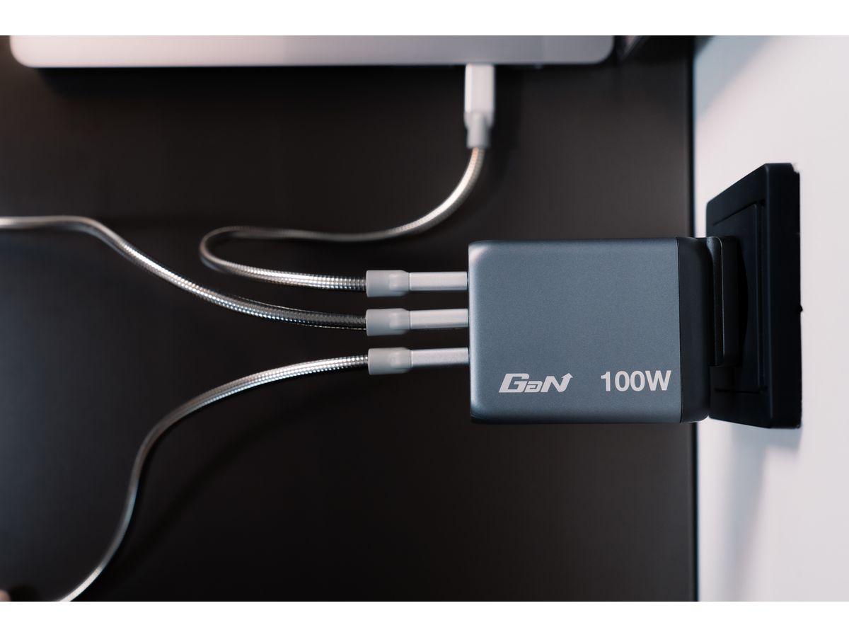 VERBATIM Charger 100W GaN grey 32202 3xUSB-C 1xUSB-A +Adapter UK/US (0023942322023)
